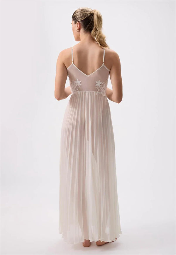 Delight Gown in Ivory - Romantiques