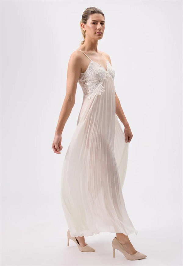 Delight Gown in Ivory - Romantiques
