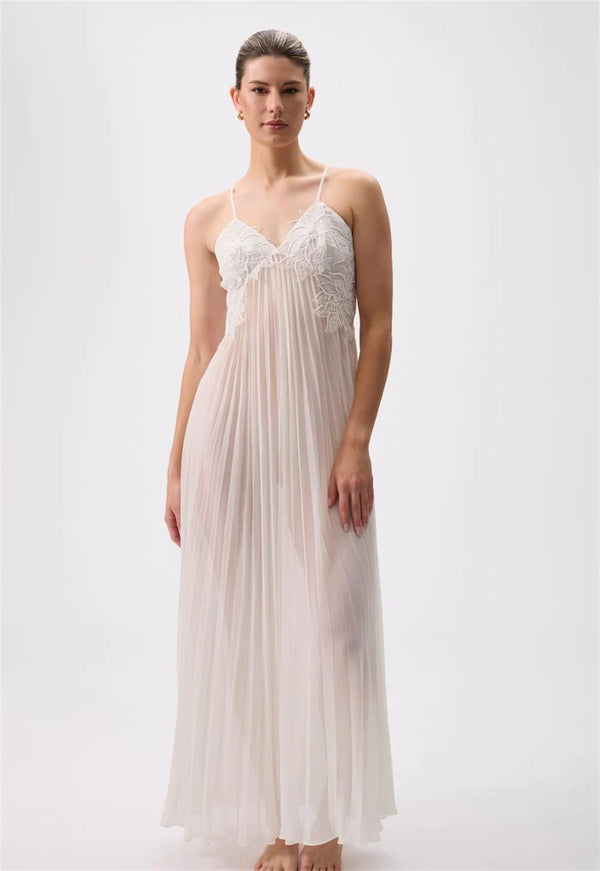 Delight Gown in Ivory - Romantiques