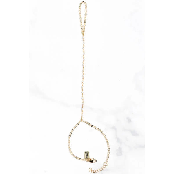 Tiny Pearl Handchain - Romantiques
