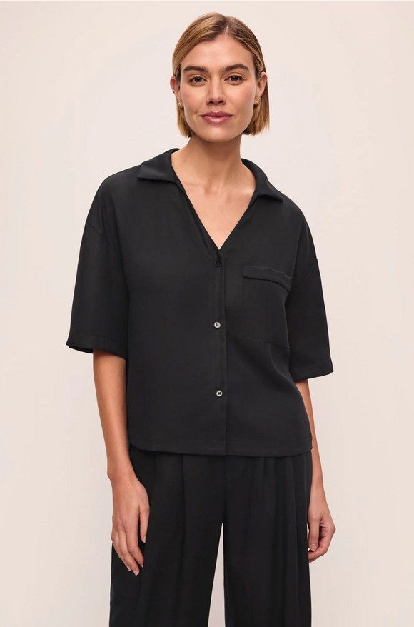 Tencel Woven Short Sleeve Top In Black - Romantiques