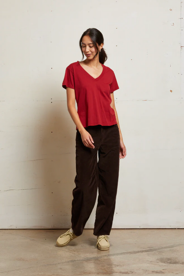 Hendrix Lightweight Cotton Boxy V-Neck Tee in Maple - Romantiques