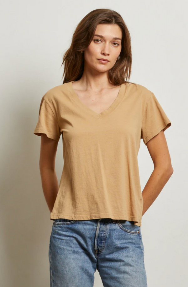 Hendrix Lightweight Cotton Boxy V-Neck Tee in Suede - Romantiques