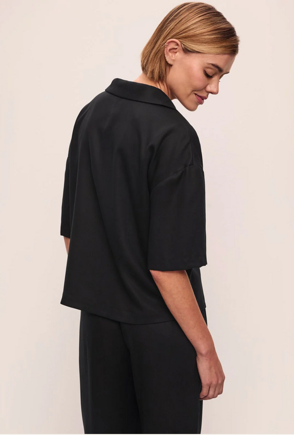 Tencel Woven Short Sleeve Top In Black - Romantiques