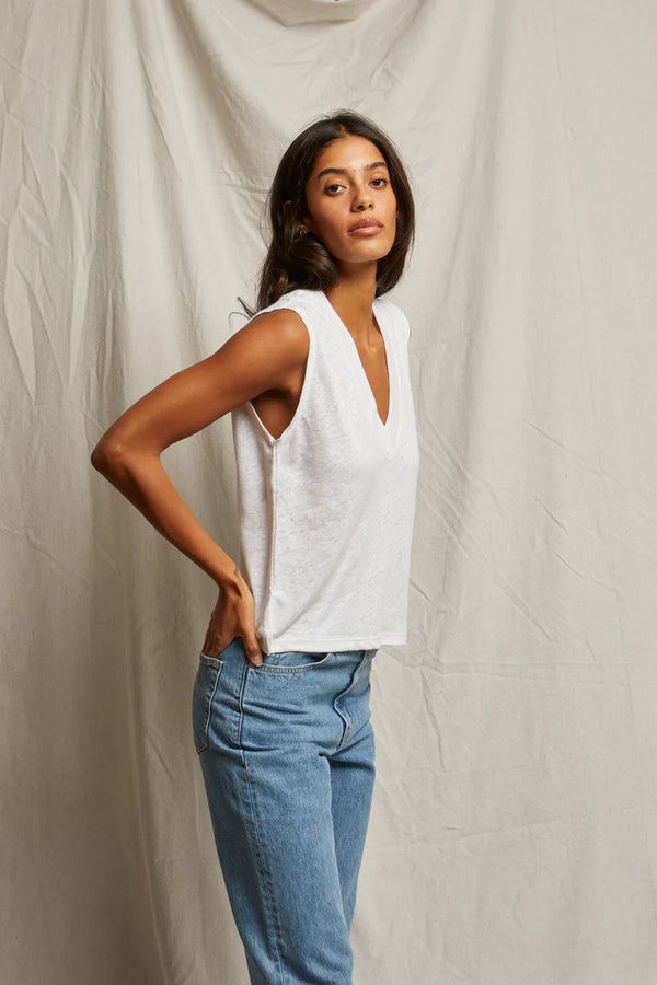 Lucy Linen Jersey Sleeveless V-Neck Tank in Oatmeal - Romantiques