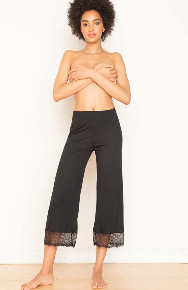 Venice Cropped Pants with Lace in Black - Romantiques