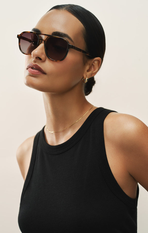 Tourist Polarized Sunglasses in Tortoise-Gradient - Romantiques